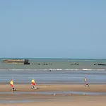 Panoramic Mulberry Plendid Sea Front Appartement