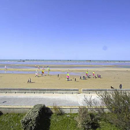Panoramic Mulberry Plendid Sea Front Διαμέρισμα Asnelles